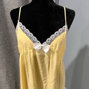 Nice  yellow set of sleepwear 💛